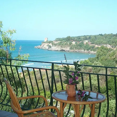 Torre Delle Viole Aparthotel 3*